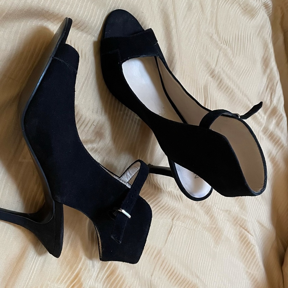 Nine West black seude heels, size 6